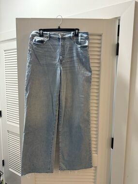 Light Wash Wide-Leg Women’s Jeans - STITCH FIX- DAZE Denim